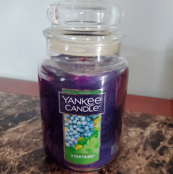 DISCONTINUED Yankee Candle Vineyard Large Jar